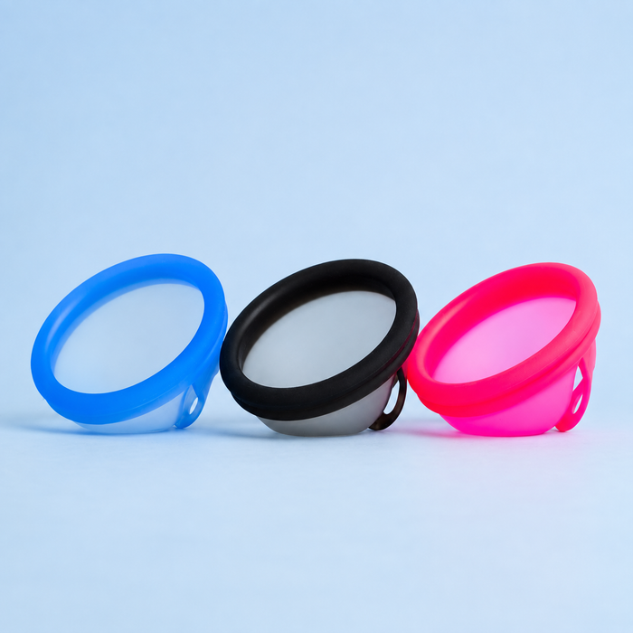  Bohokiwi menstrual discs in Ocean Blue, Midnight Black and Neon Pink